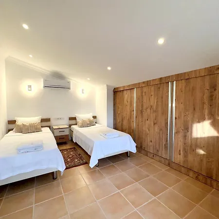 Miramar Villa *